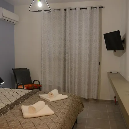 Katsaros - Elegant In Nafplio * Ária