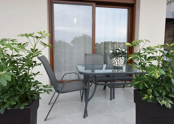 Katsaros - Elegant In Nafplio *