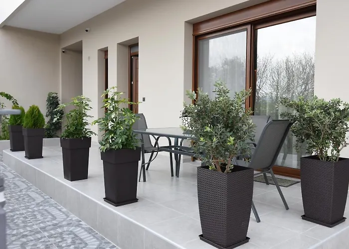 Katsaros - Elegant In Nafplio Ária