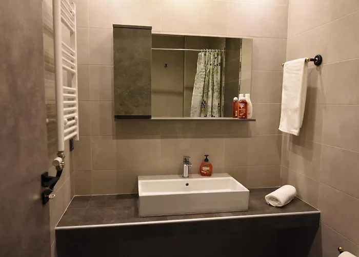 Katsaros - Elegant In Nafplio * Ária