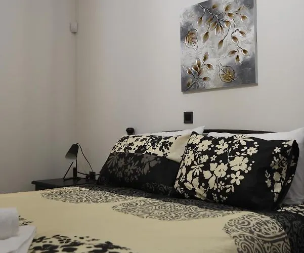 Katsaros - Elegant In Nafplio Ária